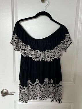 Fever Black Embroidered Off the Shoulder Shirt Size XL